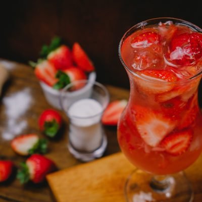 CAIPIRINHA DE MORANGO VODKA - ÈZE